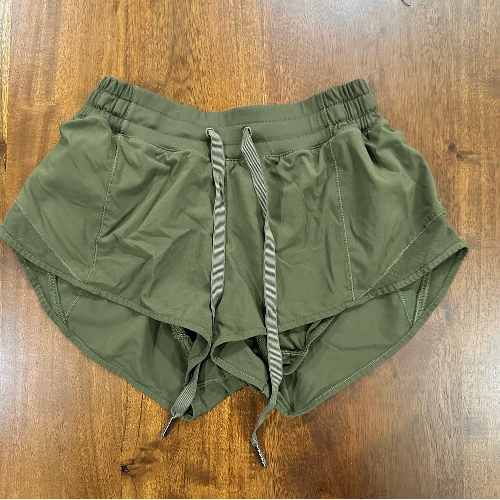 Lululemon Hoth Hot Shorts 2.5” Size 4 Athletic Summer